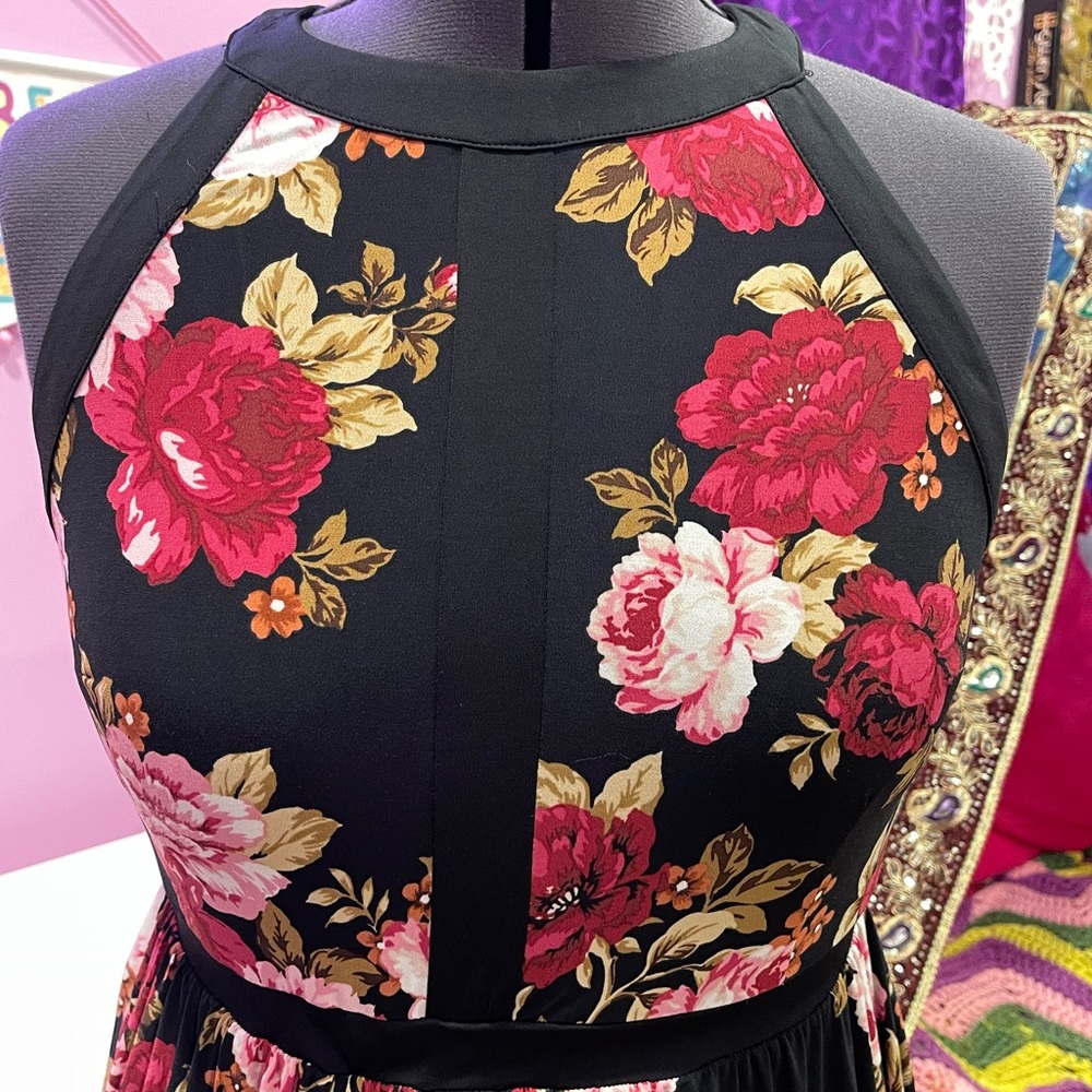 Torrid Black & Pink Floral Halter dress w pockets! Torrid size 00 (like 12/14)